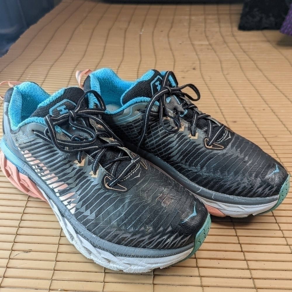 Women's HOKA ONE ONE Arahi Running Sneakers Size 11 Black/Peach Amber  . New Dr.